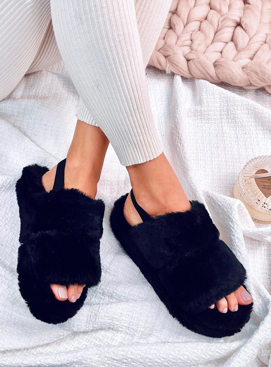 Černé pantofle s gumkou