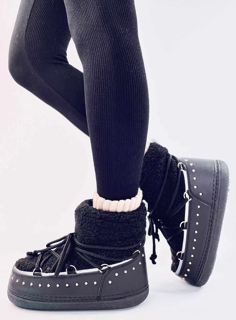 Sněhule s kožešinou a šněrováním černé