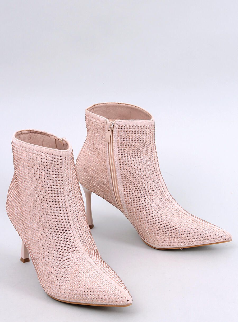 Světle růžové kotníkové kozačky s kamínky