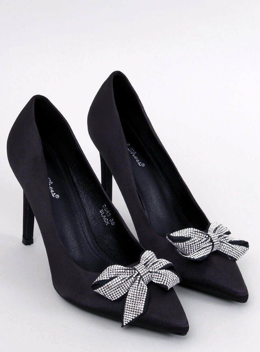 Černé saténové lodičky s mašlí