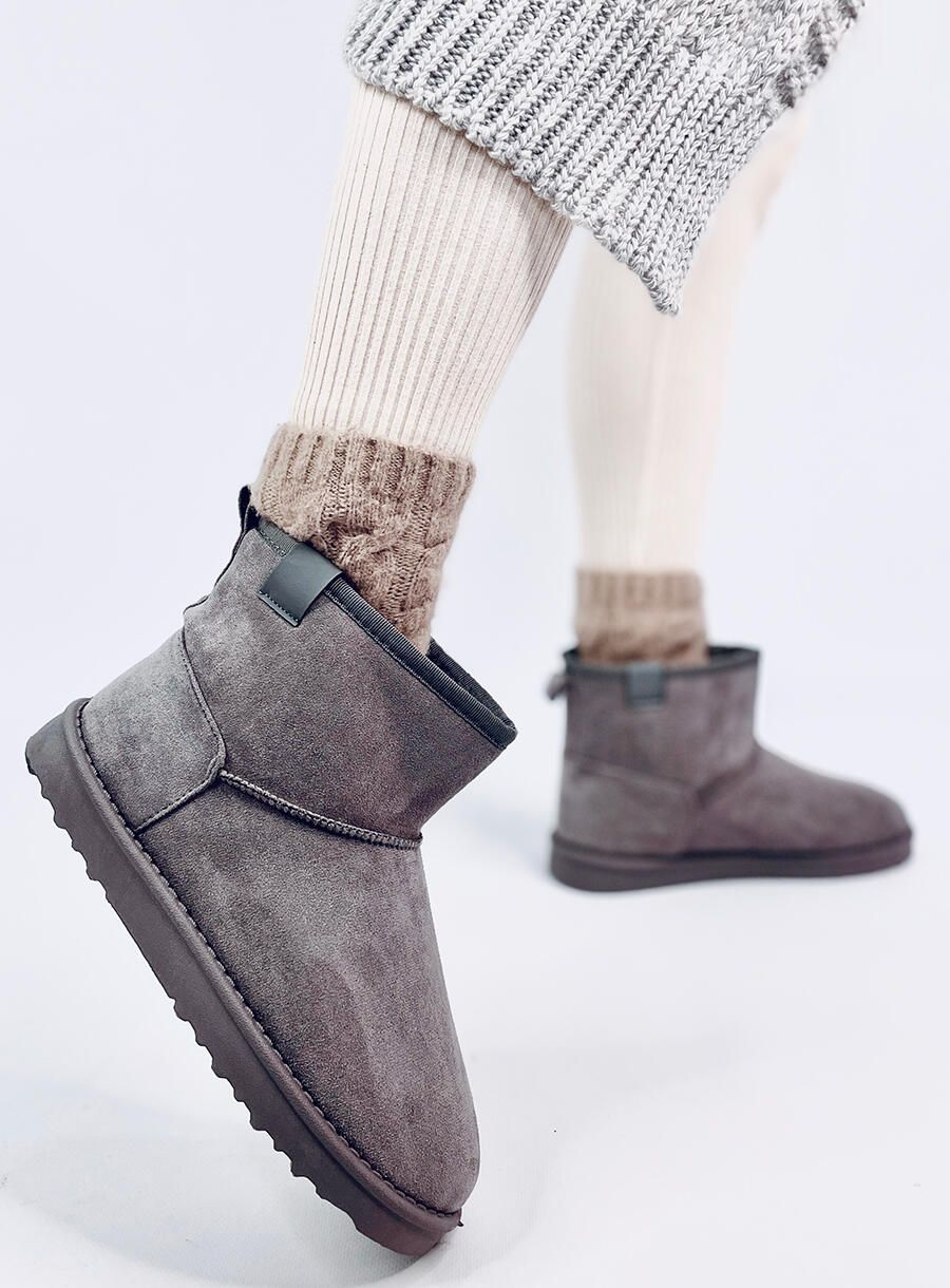 Šedé zateplené nízké sněhule