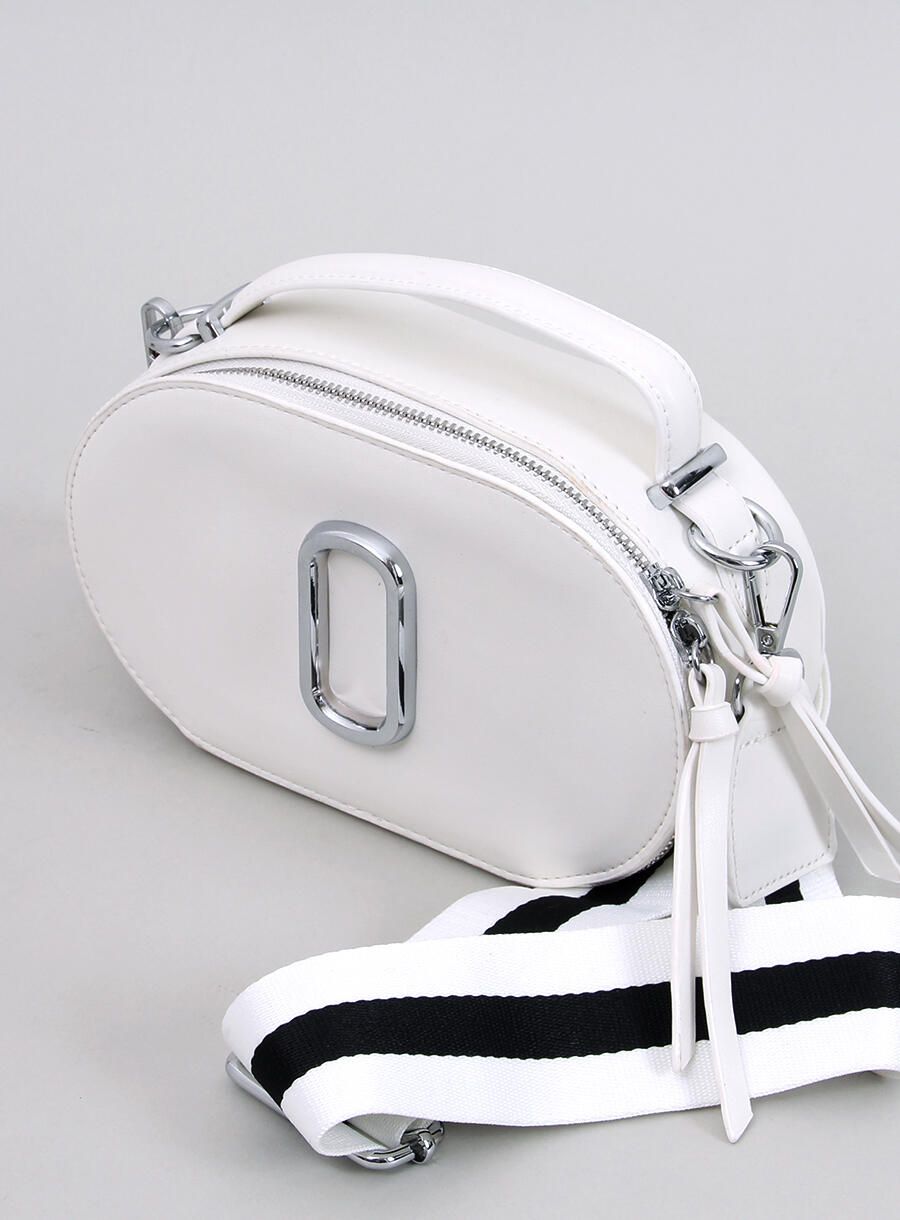 Bílá kabelka se širokým popruhem