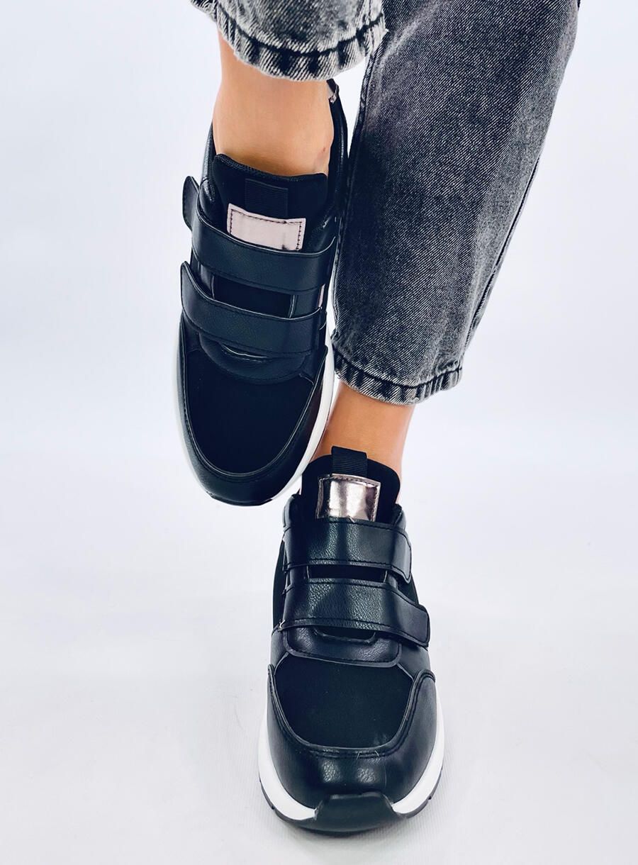 Tenisky na suchý zip s klínovým podpatkem černé