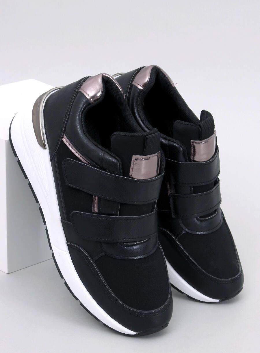 Tenisky na suchý zip s klínovým podpatkem černé