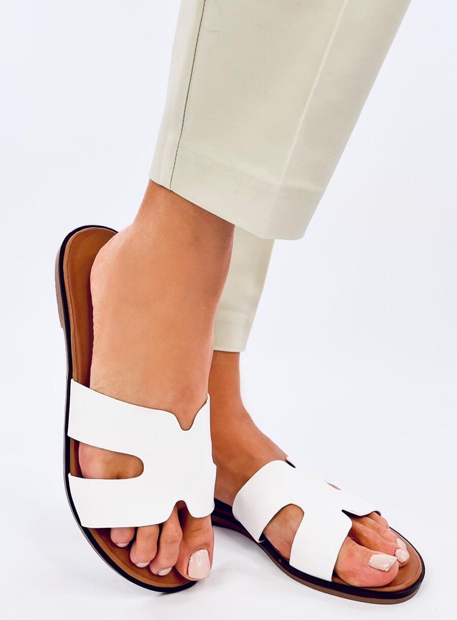 Dámské pantofle v minimalistickém střihu bílé