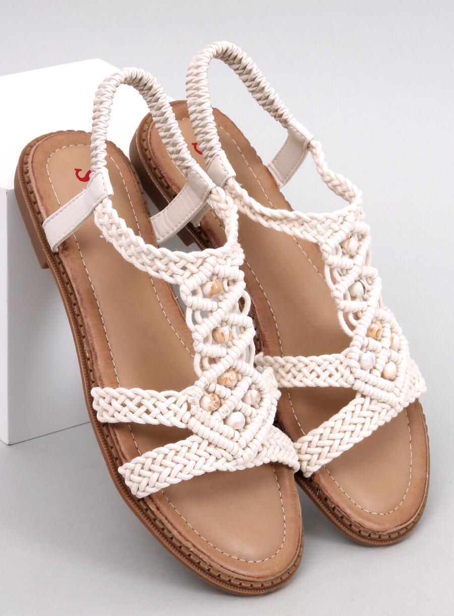 Ecru sandály v boho stylu