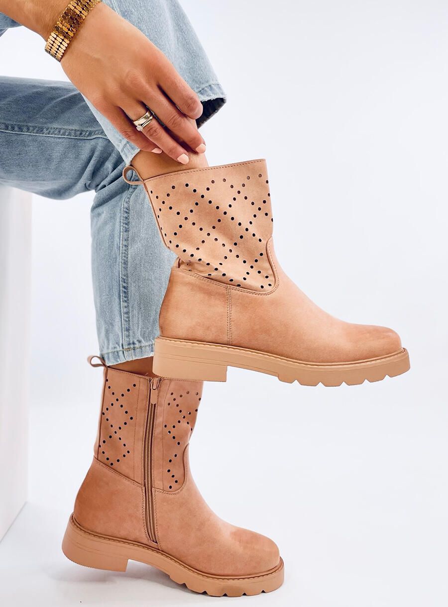 Broskvovorůžové perforované kozačky