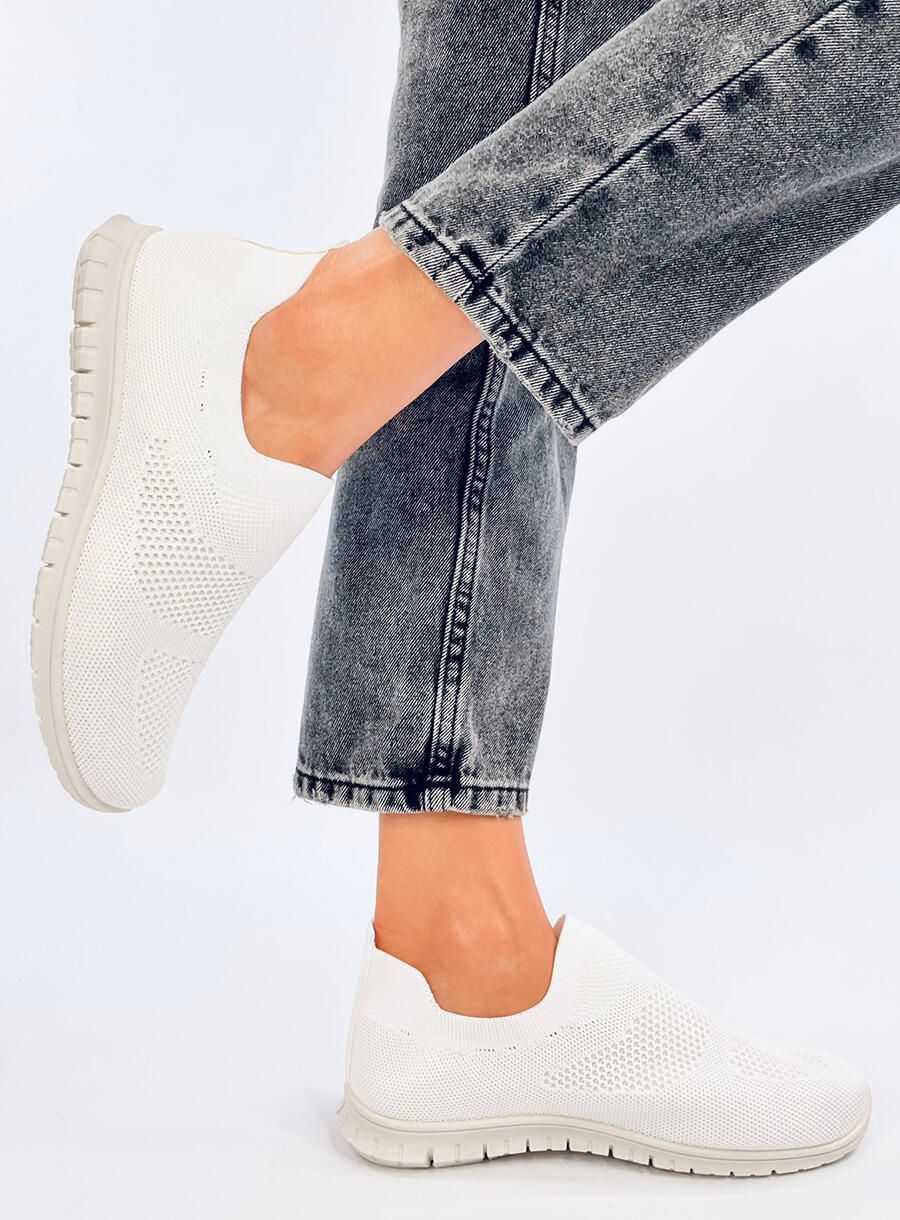 Bílé tenisky bez šněrování