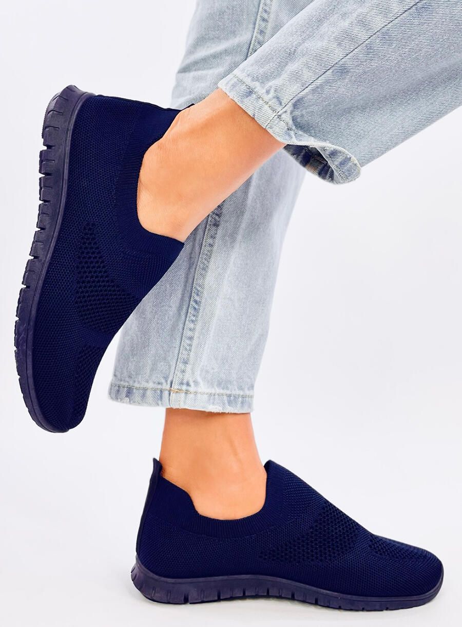 Tmavě modré tenisky bez šněrování