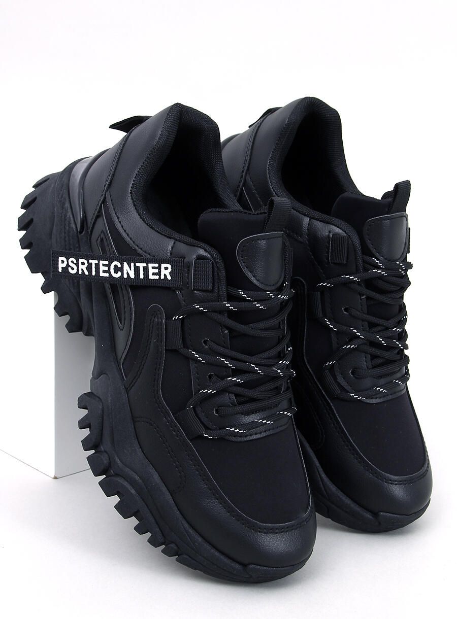 Černé tenisky na hrubé podrážce