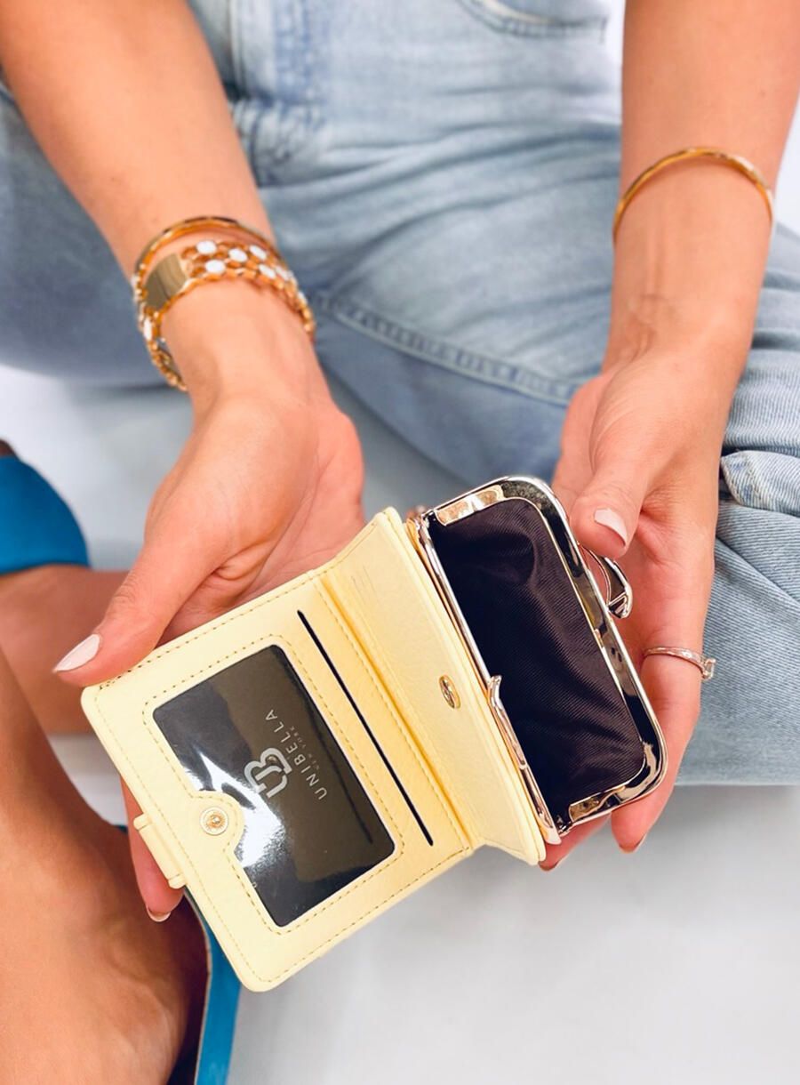 Žlutá malá dámská peněženka