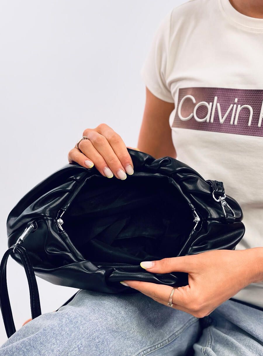 Černá dámská kabelka