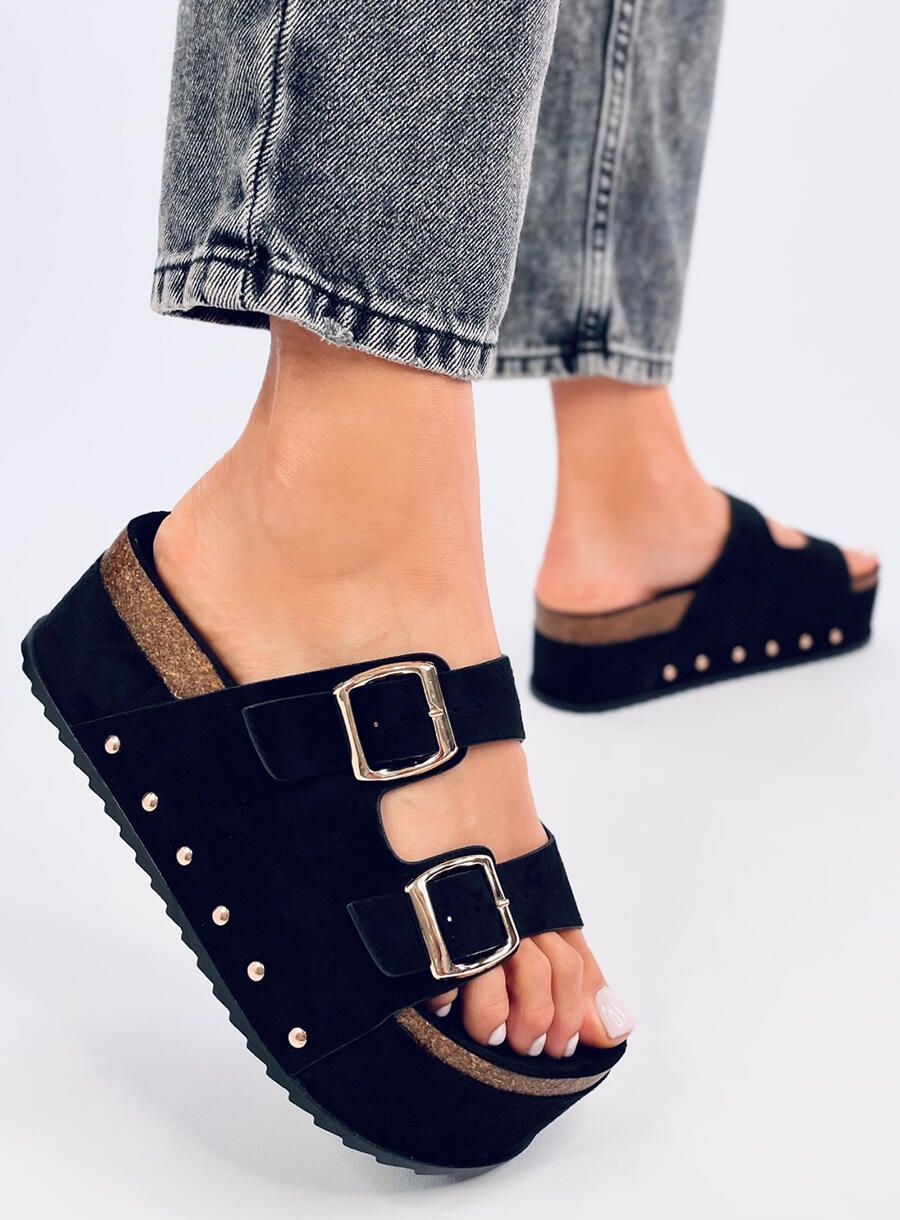 Černé pantofle s vysokou podrážkou