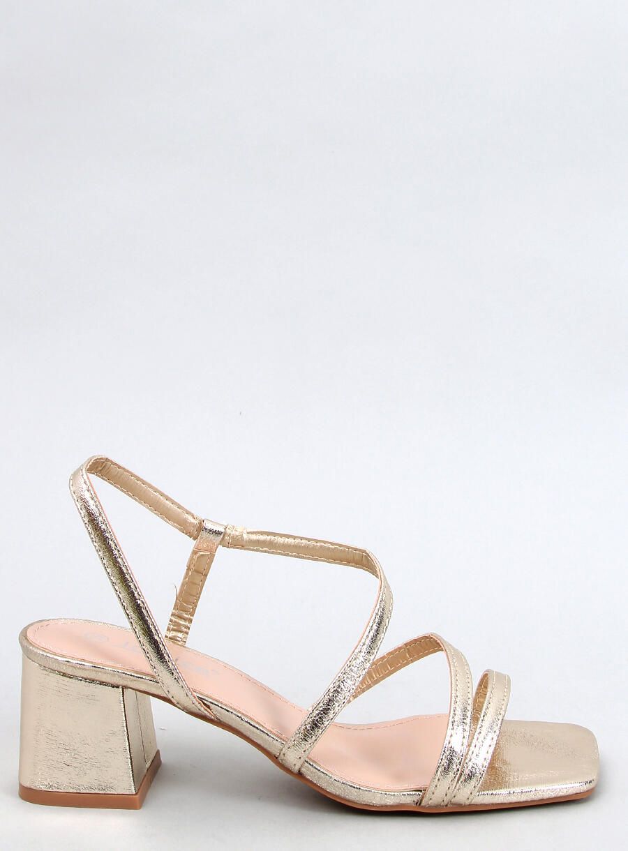 Zlaté sandály na podpatku z ekokůže