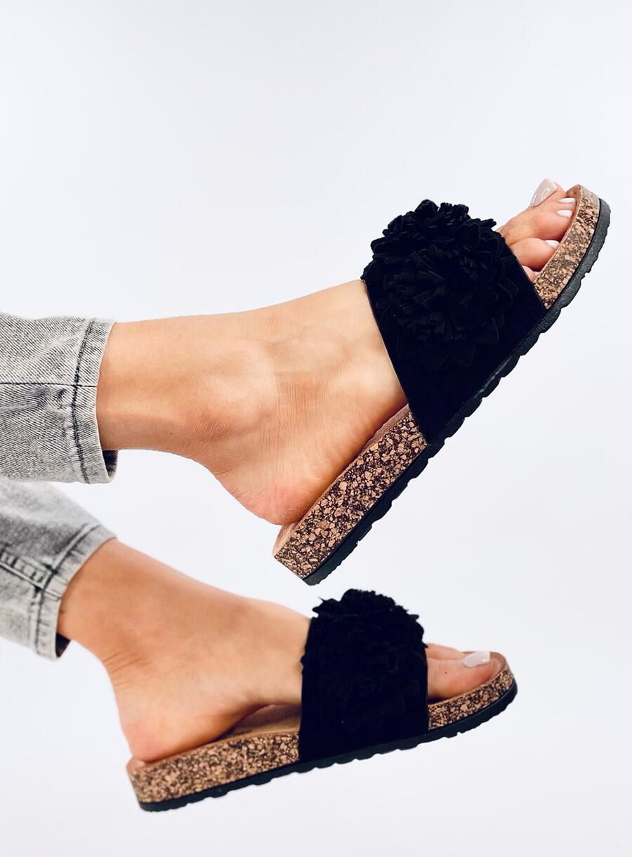 Černé korkové pantofle s květinami