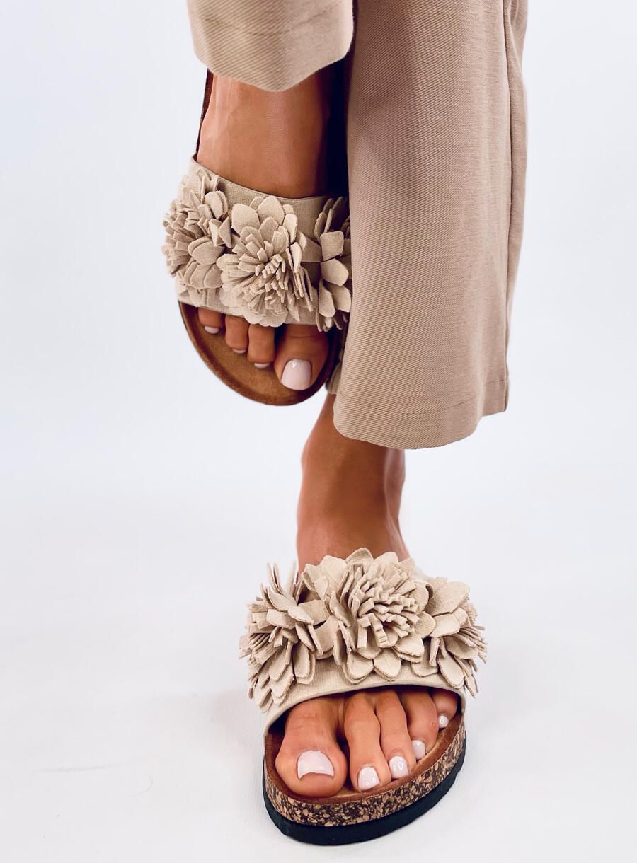 Béžové korkové pantofle s květinami