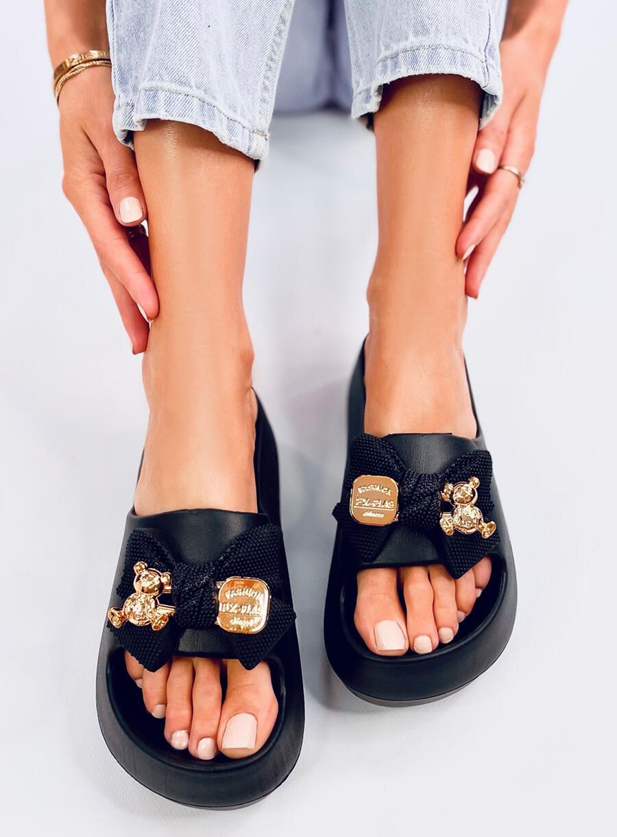 Černé dámské gumové pantofle s mašlí