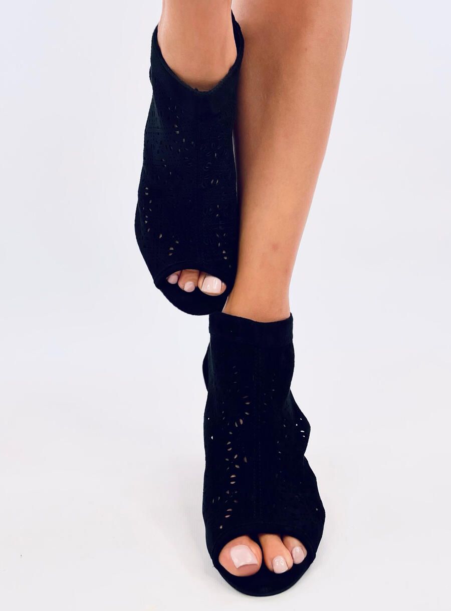 Ažurové boty s otevřenou špičkou černé