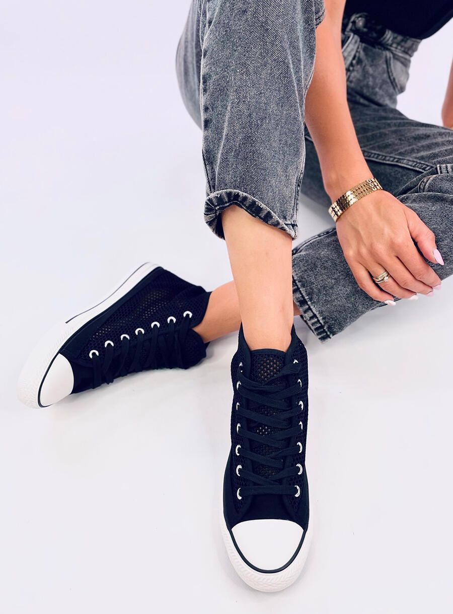 Vysoké perforované tenisky černé