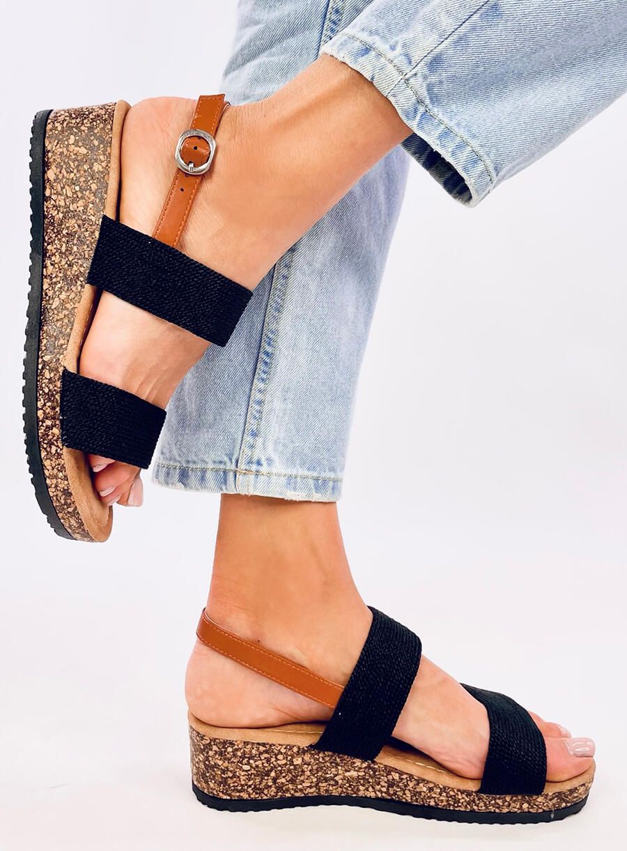 Černé sandály na korkovém podpatku