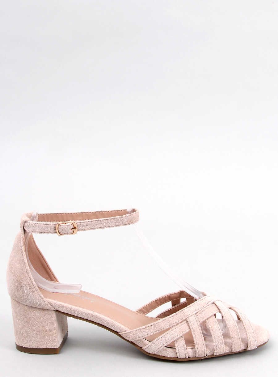 Béžové sandály na nízkém podpatku