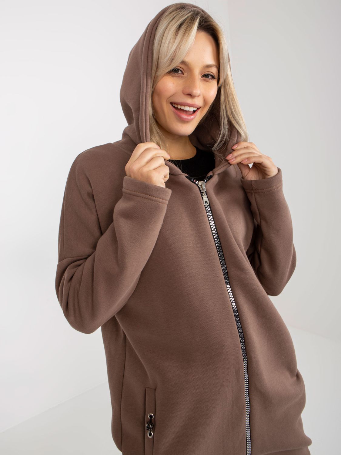 Hnědá dlouhá rozepínací mikina s kapucí Tina RUE PARIS