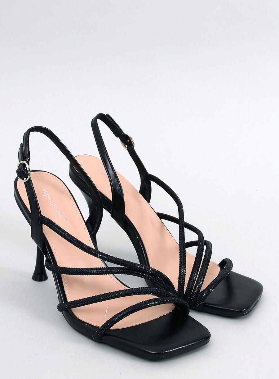 Černé sandály vykládané kamínky