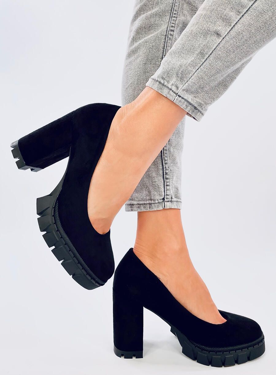 Černé semišové lodičky s platformou