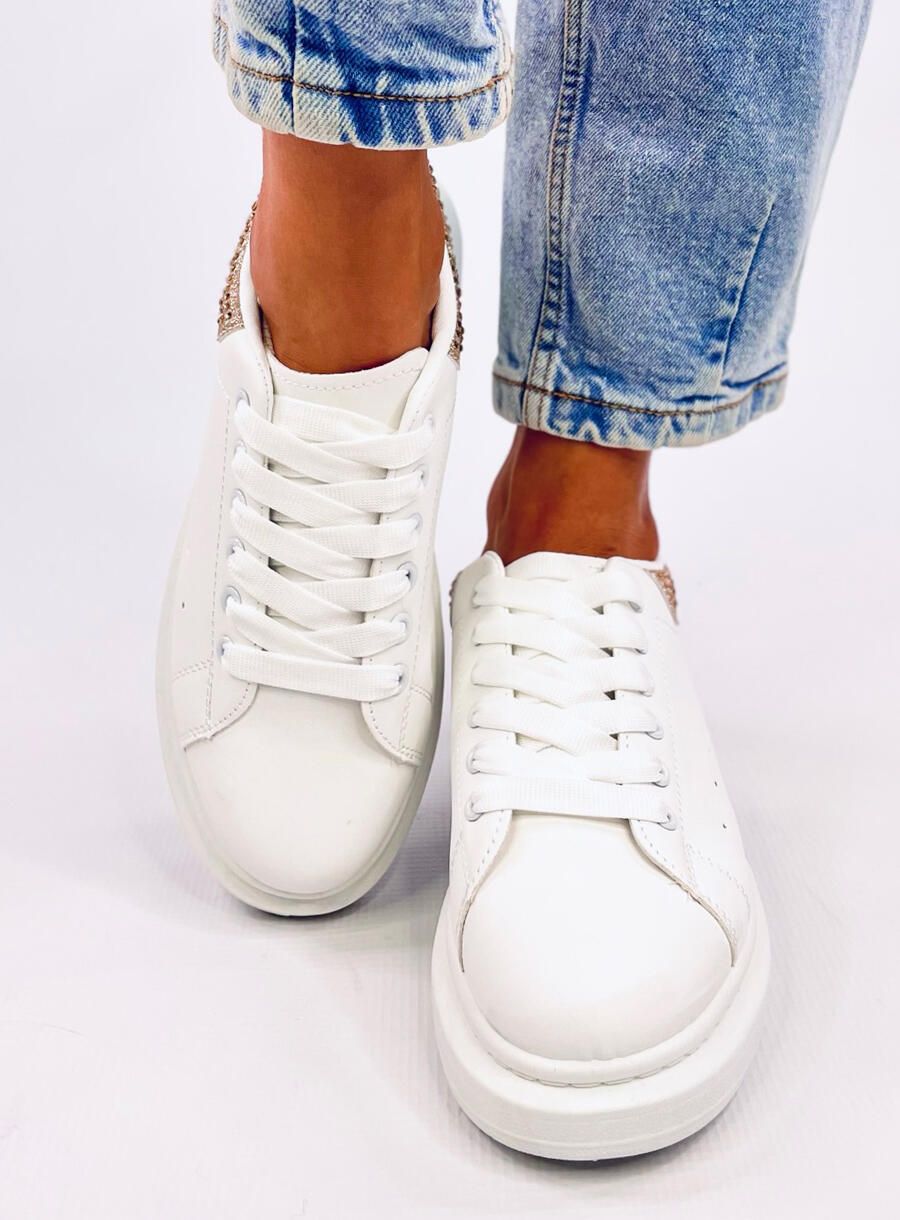 Bílé tenisky na platformě se zlatým detailem