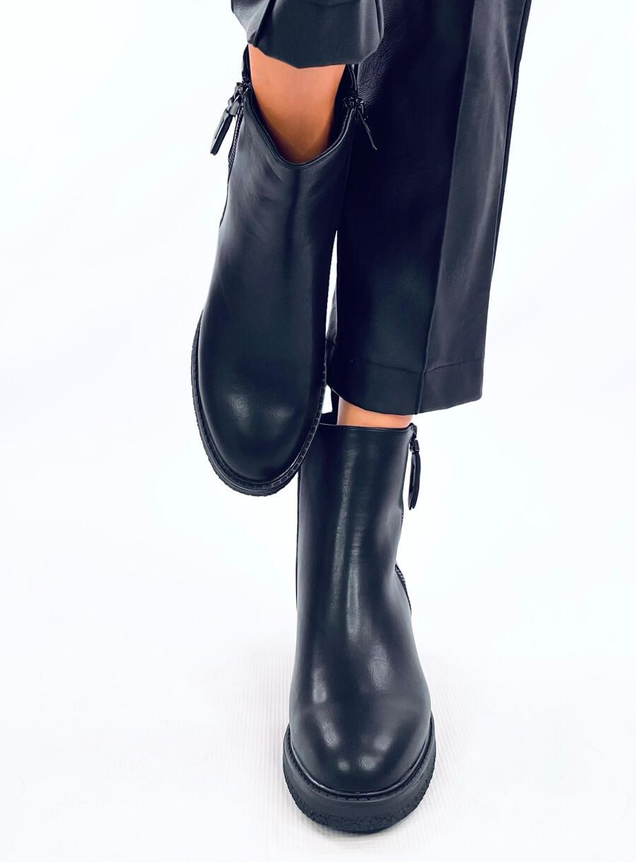 Černé kotníkové kozačky MINDY