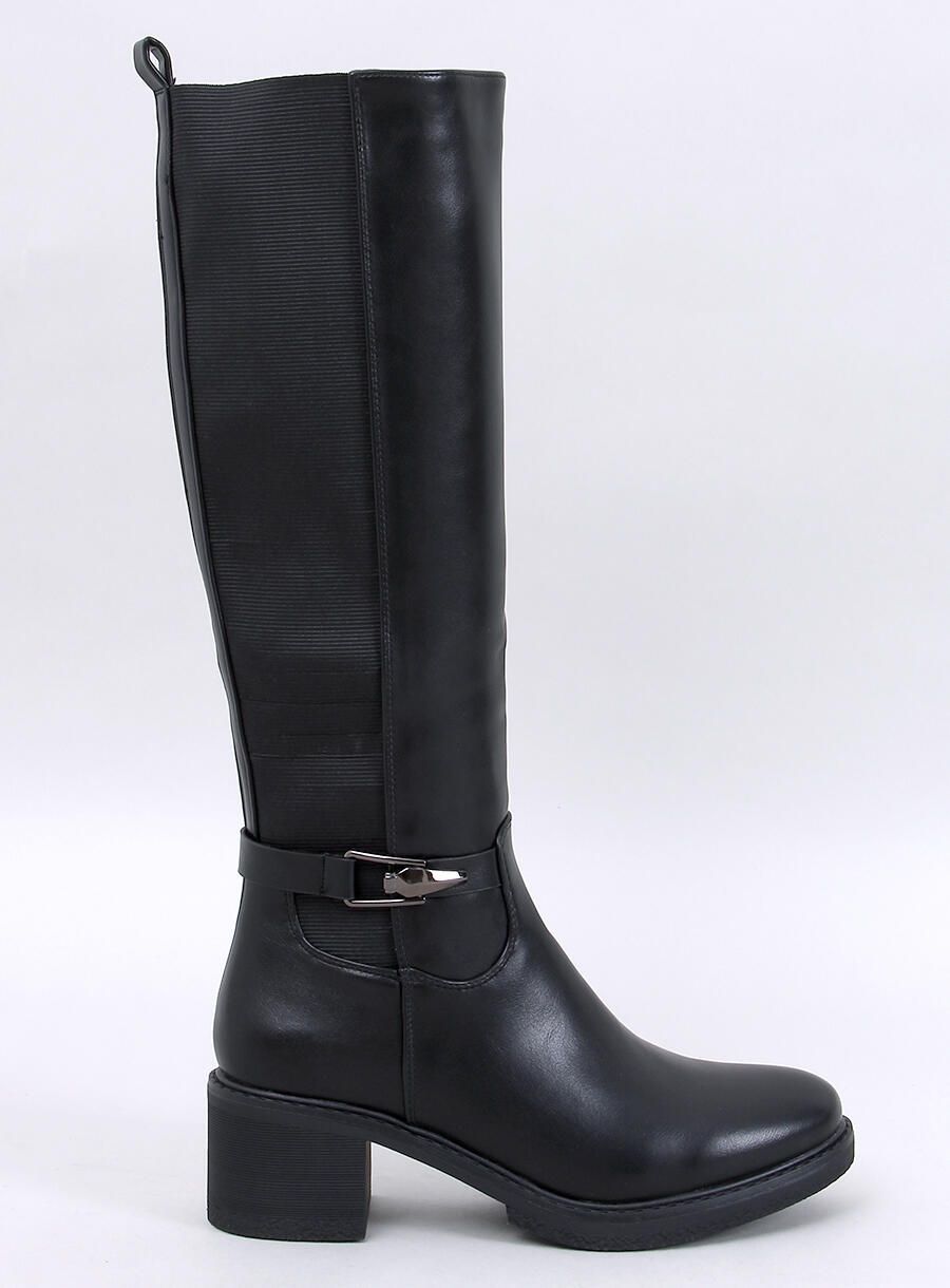 Černé kozačky na nízkém podpatku