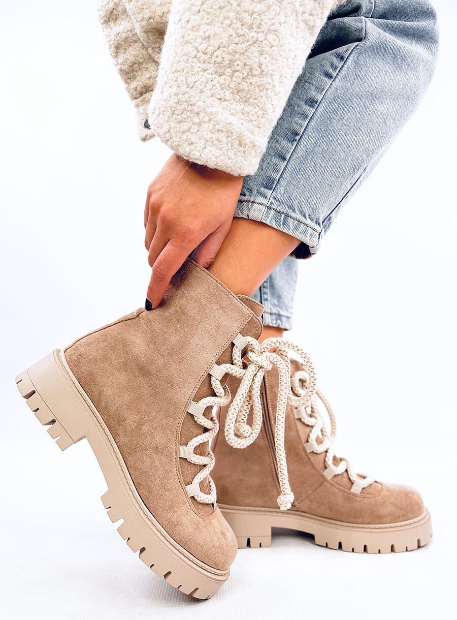 Béžové kotníkové kozačky s hrubými tkaničkami