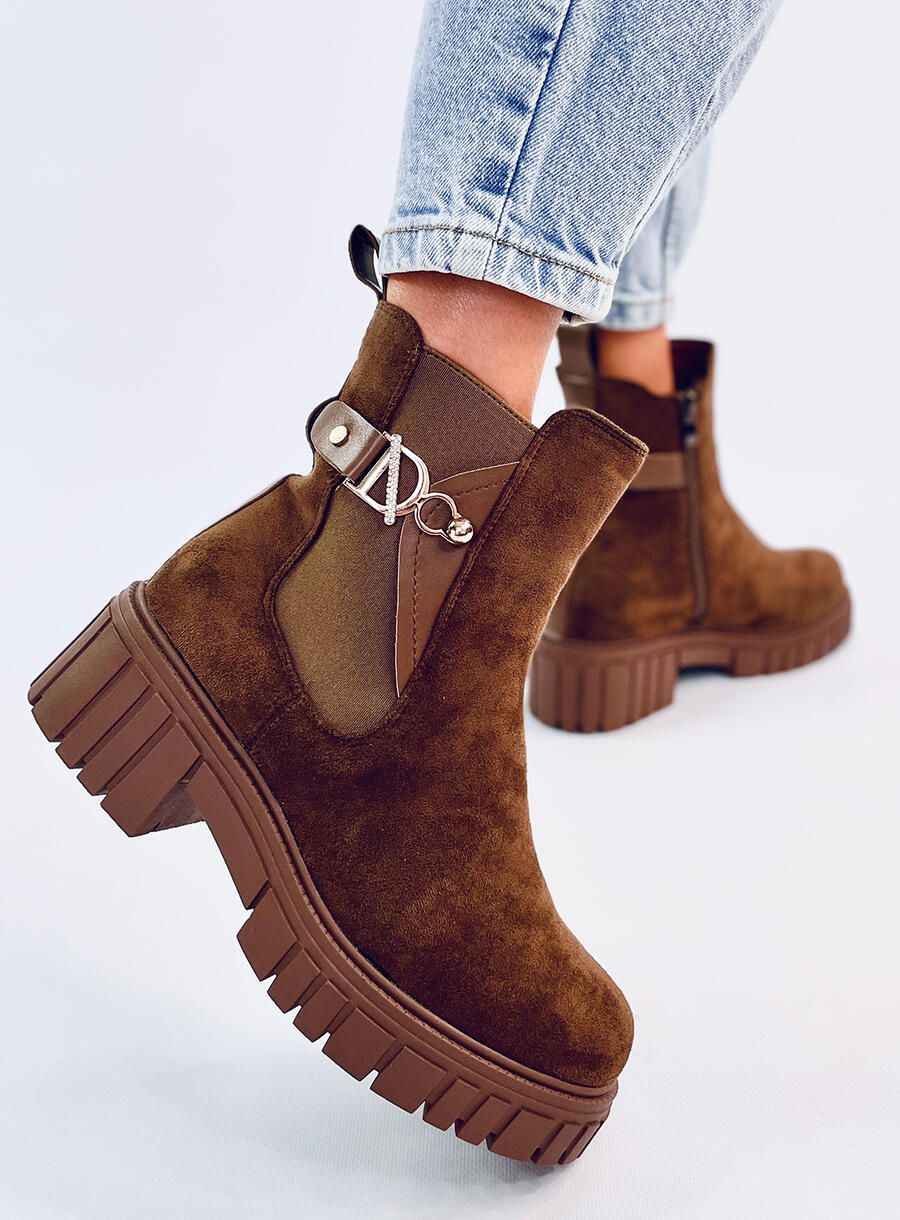 Semišové kotníkové kozačky na platformě hnědé