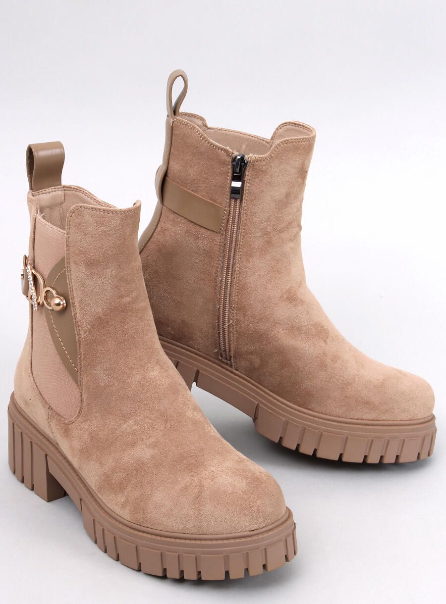 Semišové kotníkové kozačky na platformě béžové