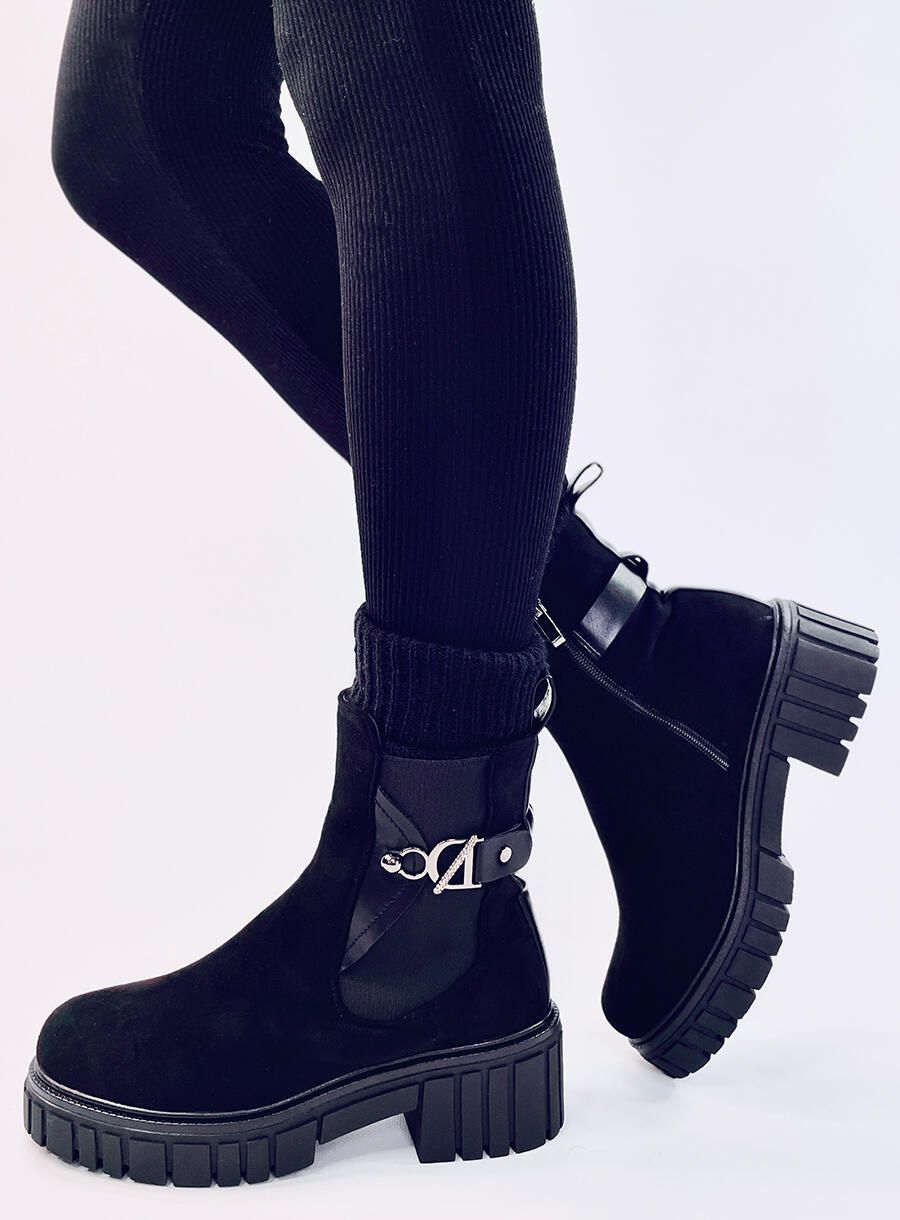 Semišové kotníkové kozačky na platformě černé