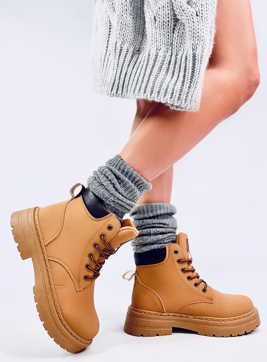 Šněrovací kotníkové boty camel