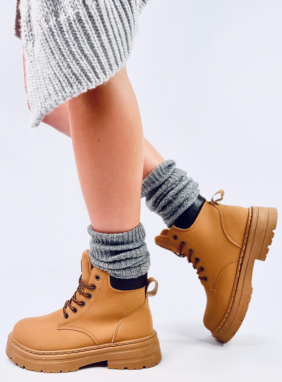 Šněrovací kotníkové boty camel