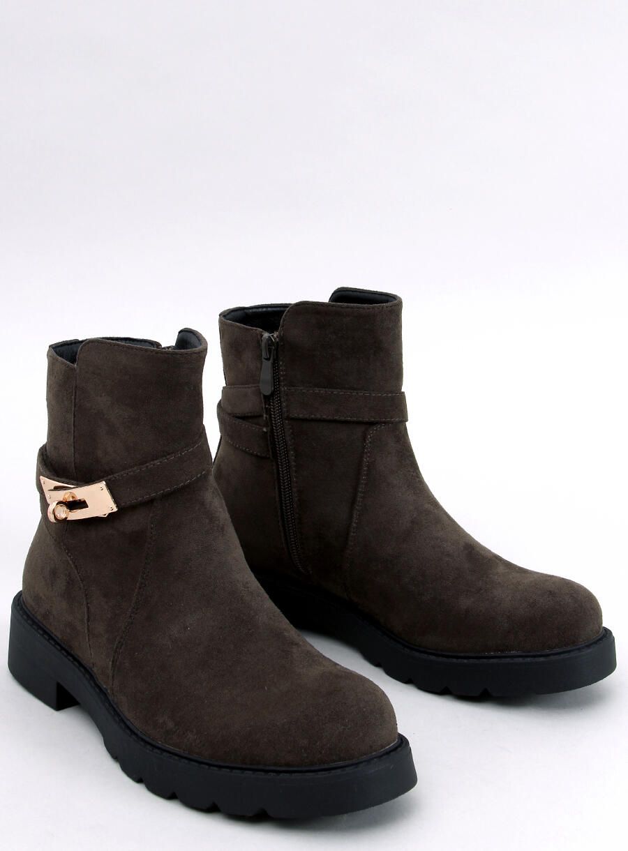 Tmavě zelené kotníkové kozačky se zlatou sponou