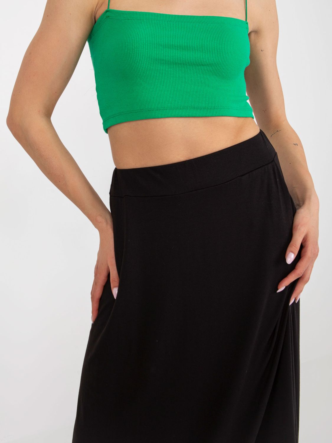 Černá midi sukně s kapsami