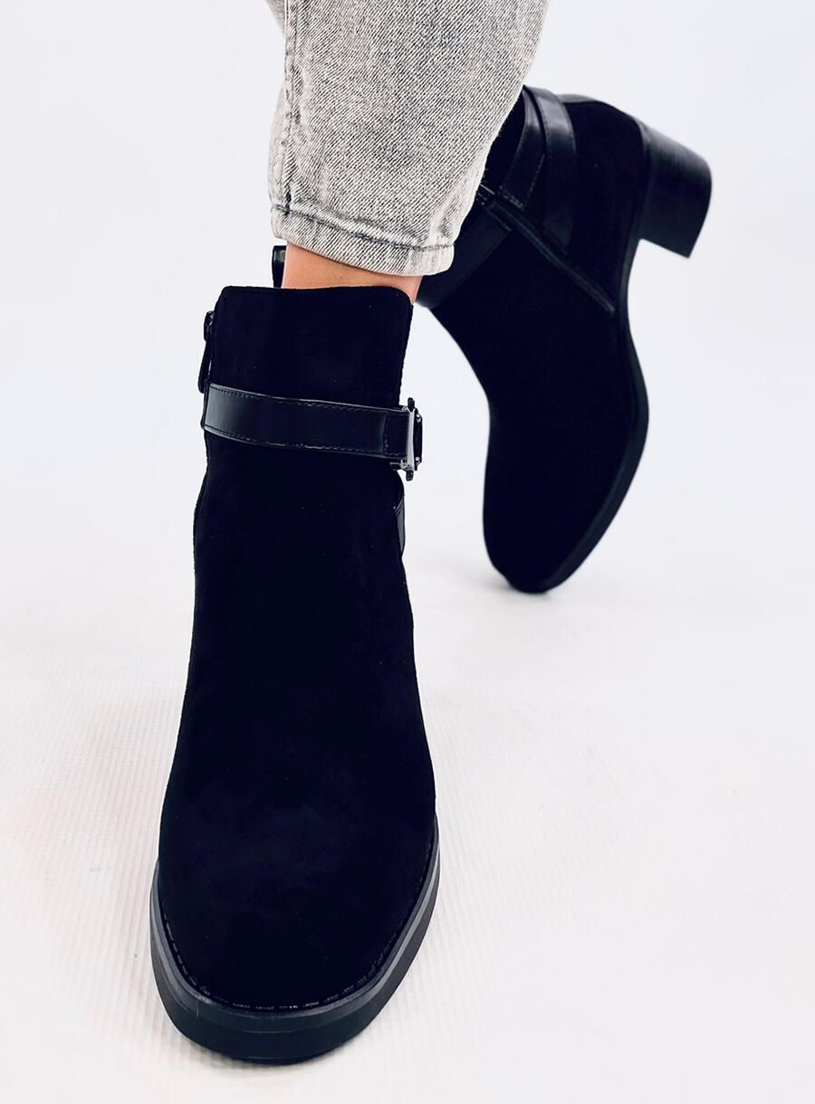 Kotníkové kozačky na nízkém podpatku černé