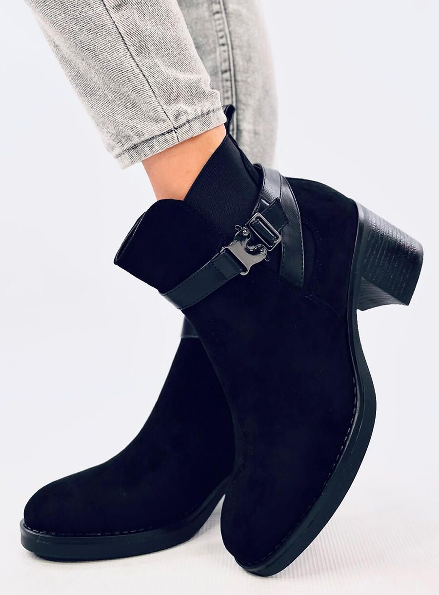 Kotníkové kozačky na nízkém podpatku černé