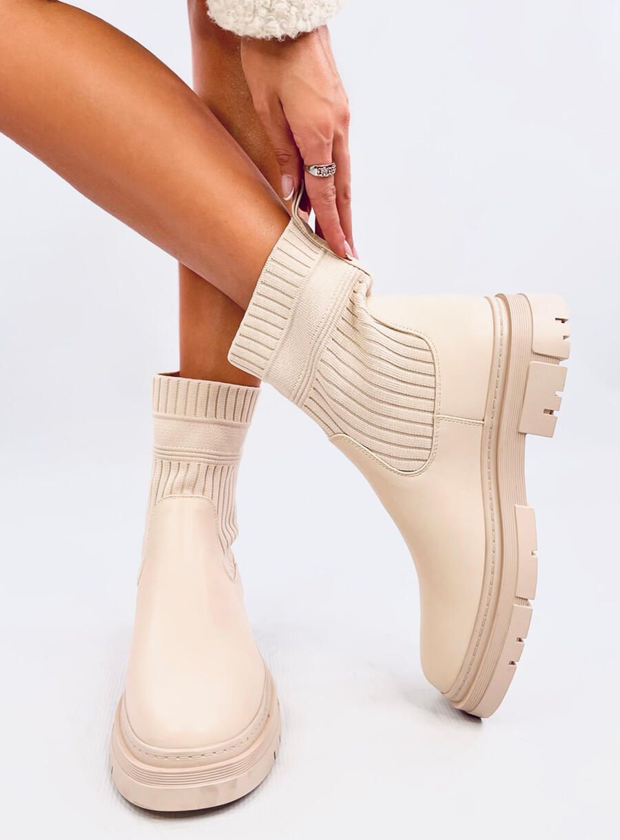 Světle béžové kotníkové kozačky s elastickým svrškem