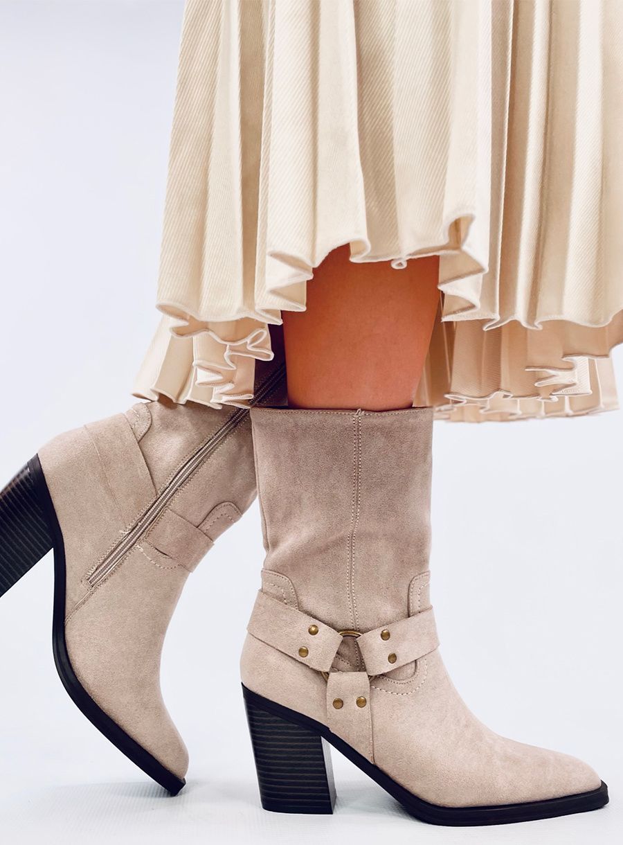 Béžové semišové kovbojské kozačky na podpatku