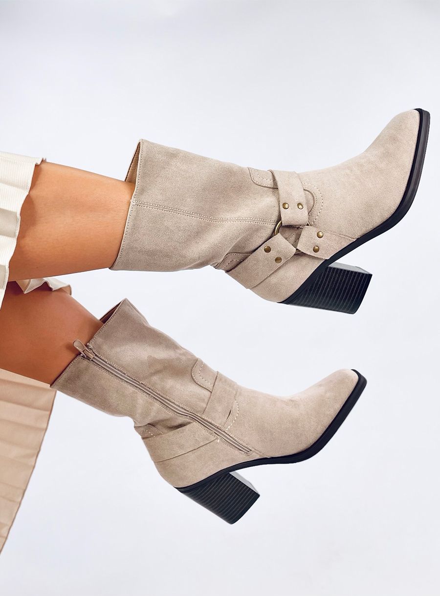 Béžové semišové kovbojské kozačky na podpatku
