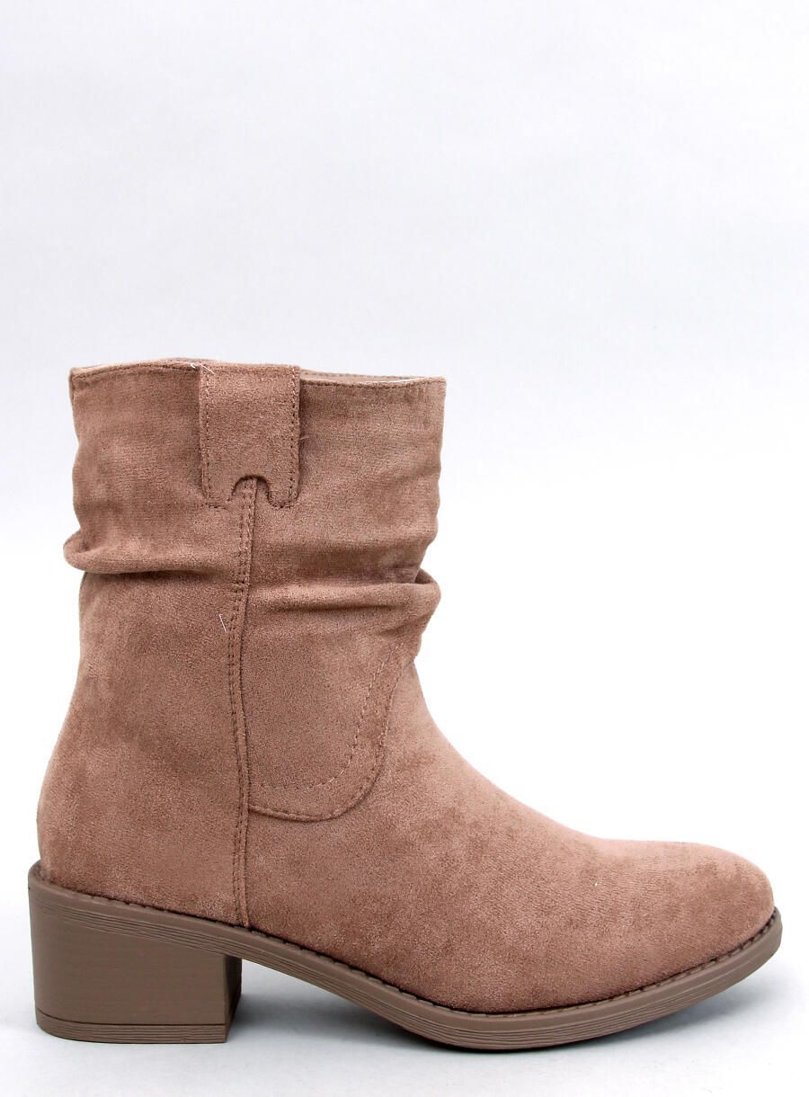 Semišové kozačky na nízkém podpatku béžové