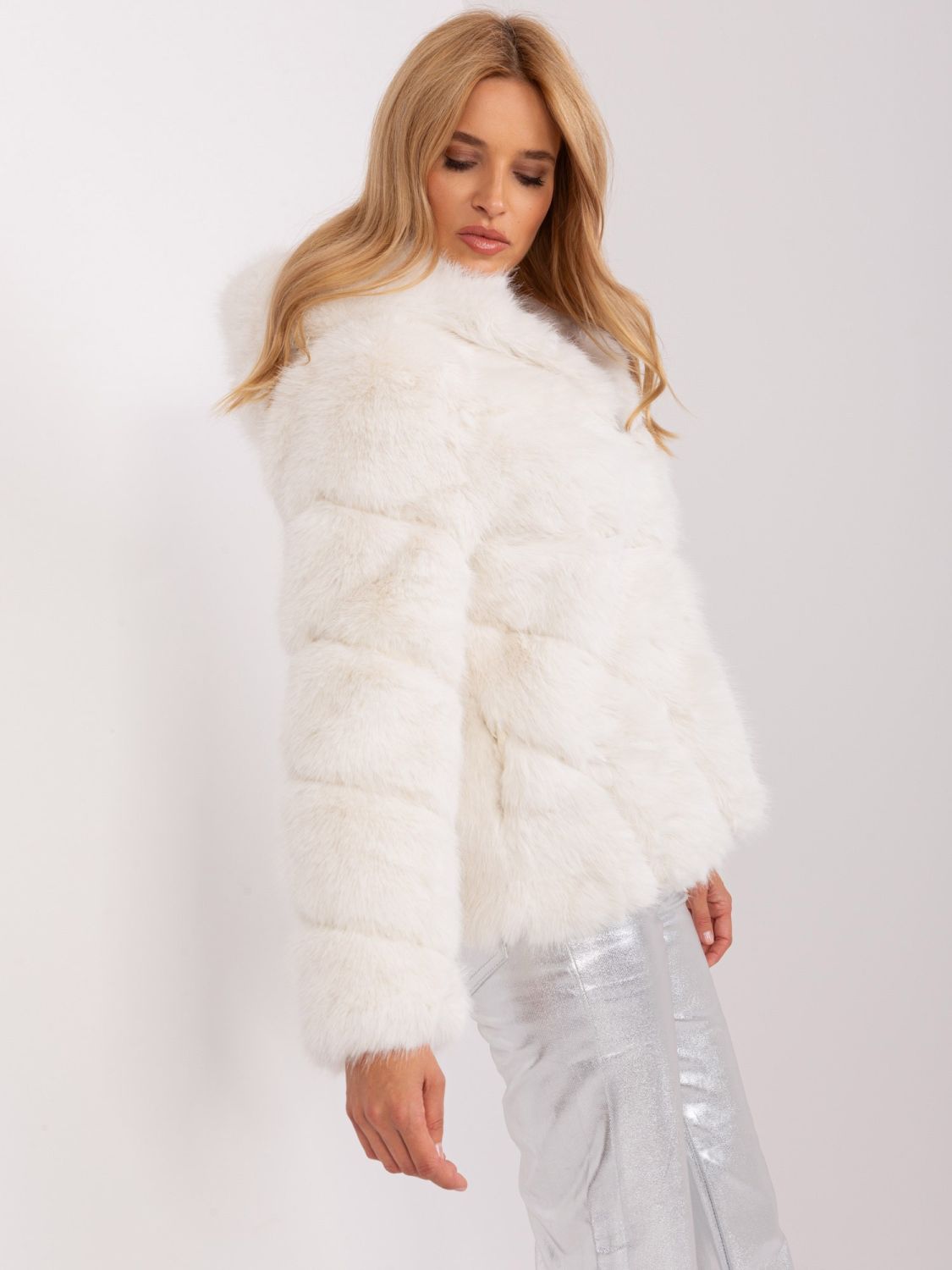 Ecru přechodná kožešinová bunda