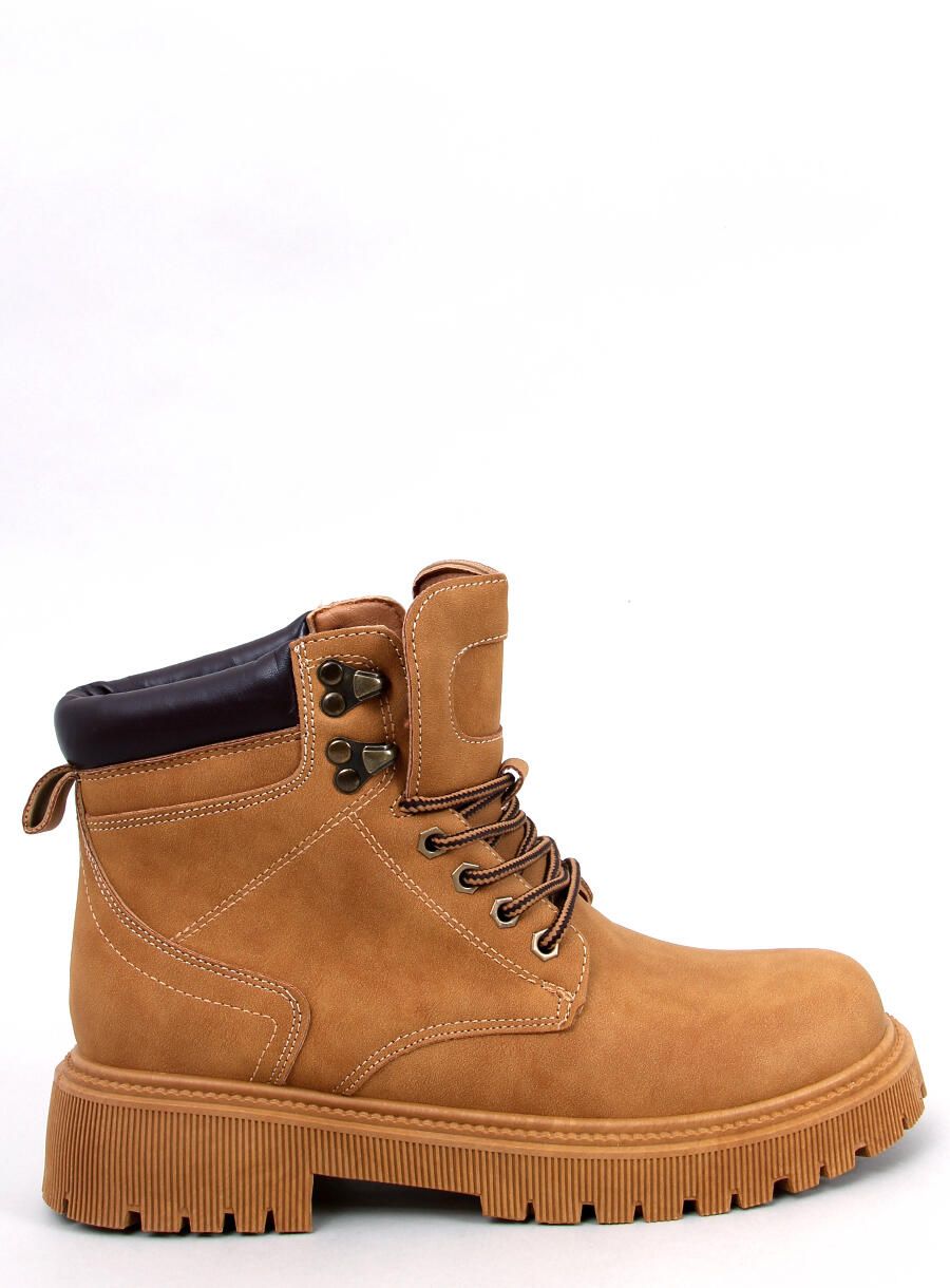 Hnědé šněrovací kozačeky na hrubé podrážce