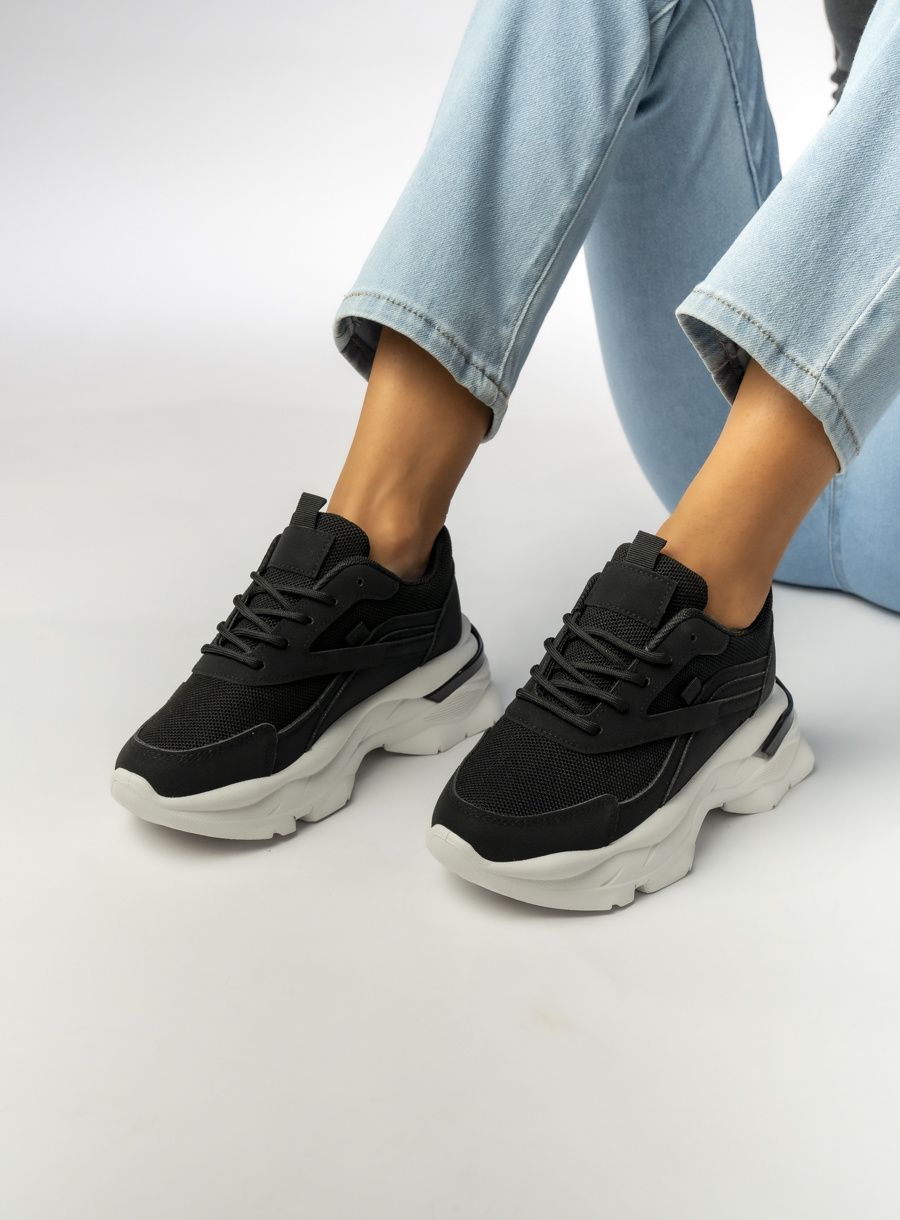 Černé tenisky na vysoké podrážce FLORA