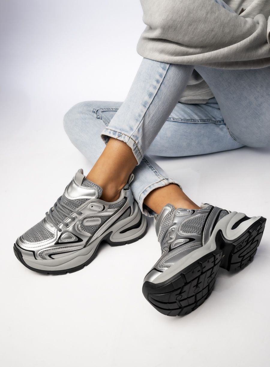 Dámské tenisky ve sportovním střihu šedá/stříbrná