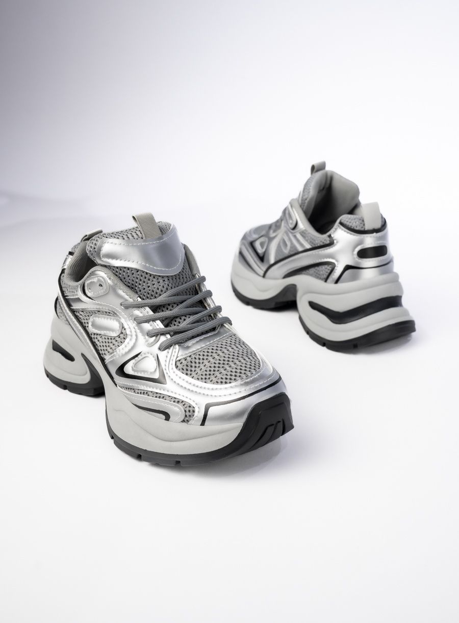 Dámské tenisky ve sportovním střihu šedá/stříbrná